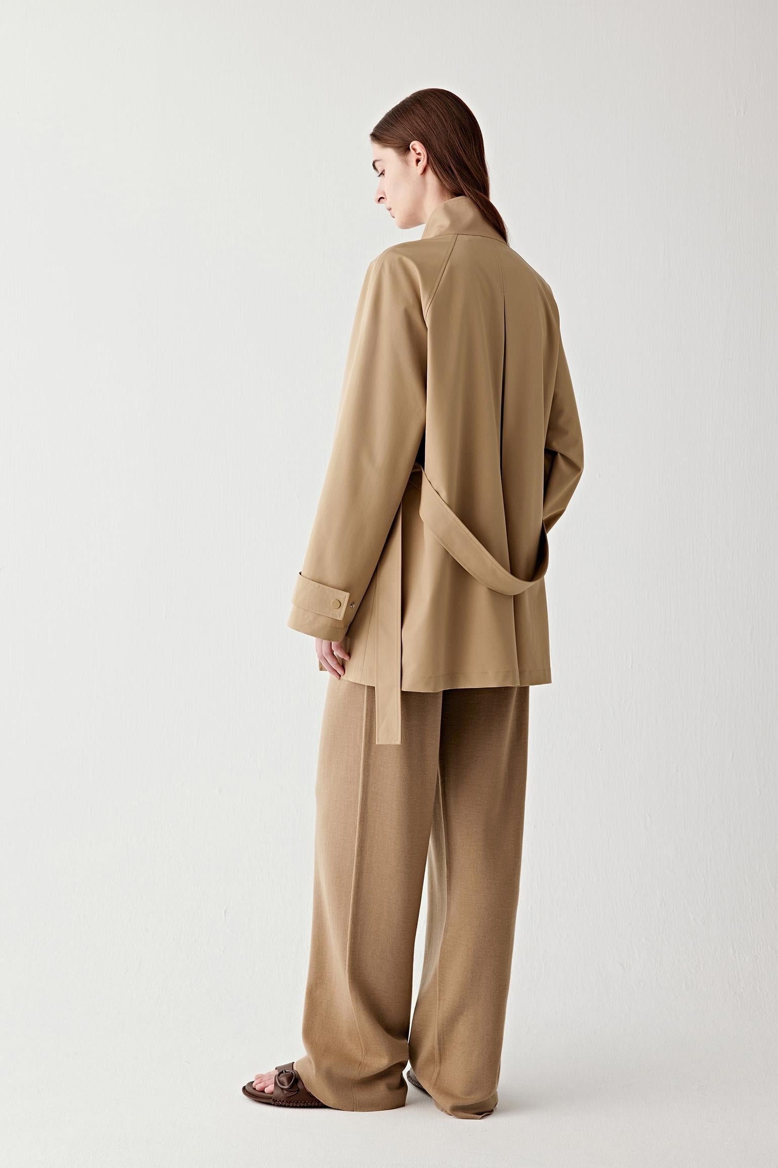 Trench-coat court en laine - Image 3